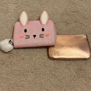 2 little wallets. Very cute for kids.